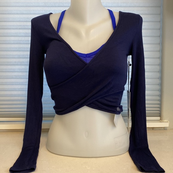 ALO Yoga Tops - Alo Yoga Amelia Long Sleeve Crop Top. BNWT